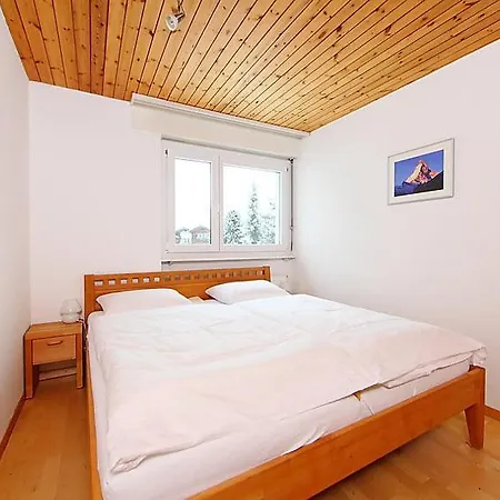 شقة Sleeps 5 Wifi زيرمات